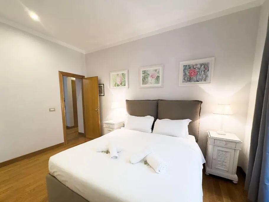 Apartment Maison Vittorio Borgo Pio Rome Italy